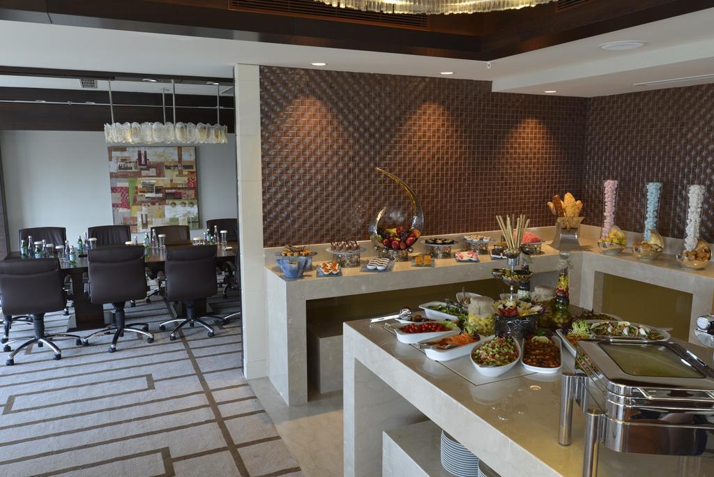 Wyndham Grand Europe מלון 5*